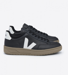 Veja "V-12 Leather" - black white dune