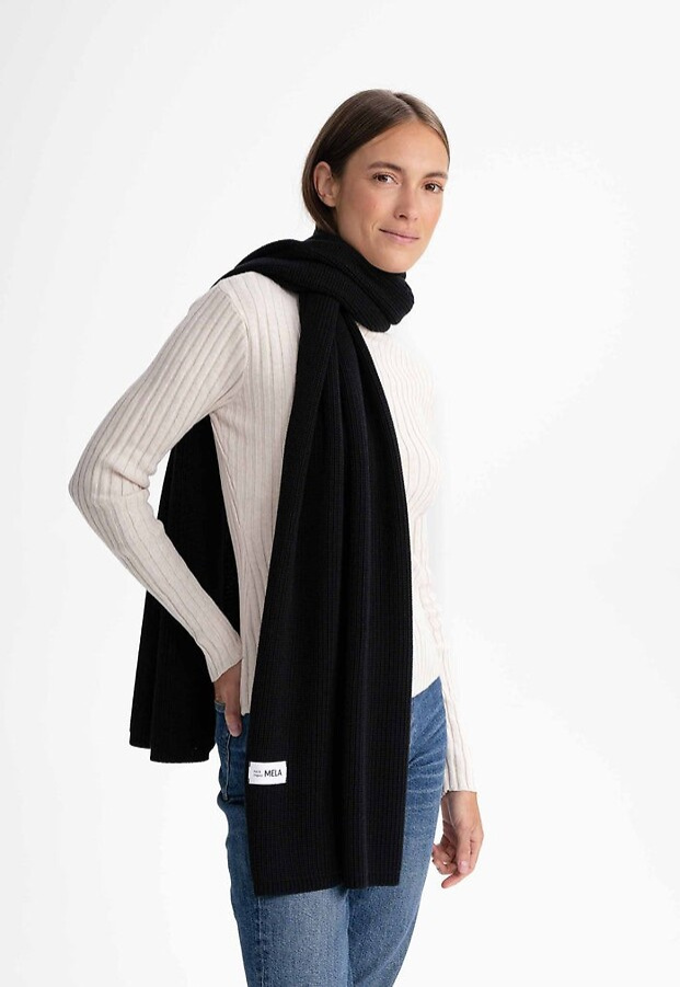 Rib Knit Scarf "Nagna" - black