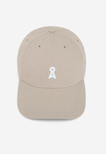 Cap "Yenaas Bold" - sandstone